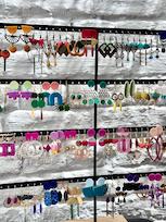 Vignette : boucles d’oreilles colorées fantaisie chez Mim’s