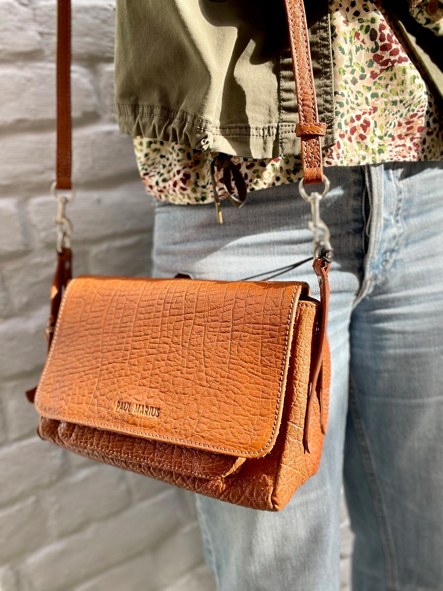 Sélection de colliers fantaisie réalisés par des créateurs – boutique Mim’s à Leuze