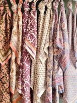 Vignette : foulards bohème chic chez Mim’s à Leuze